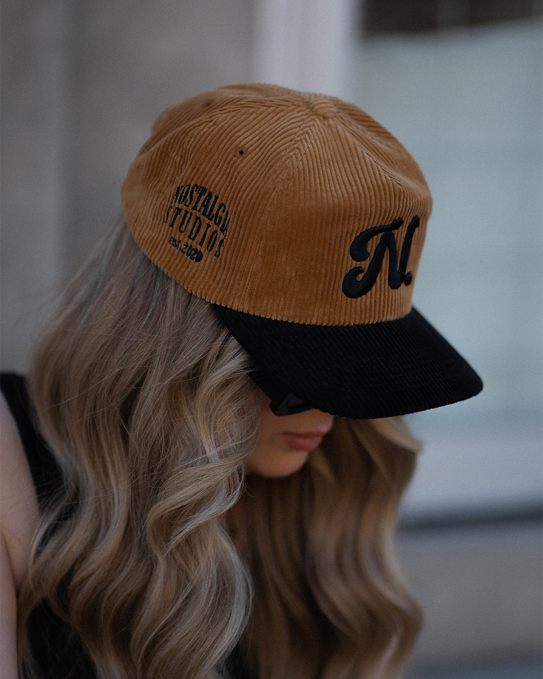 Uniform Corduroy Snapback Cap in Caramel/Black